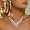 Moda Cruzada Europeia e Americana Versátil Conjunto de Quatro Peças Colar Brincos Pulseira Anel Elástico com Pedras Completas para Casamento Banquete Festa