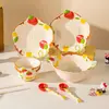 Juego de Vajilla de Cerámica Personalizado Lindo con Fresas Crema en Relieve para Comedor en Casa, Vajilla de Color Bajo Esmalte Souvenir