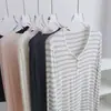 Camiseta de Manga Larga Tencel Lana Suave y Fresca para Mujer Verano Transpirable Delgada Holgada Adelgazante Cuello Henley Protección Solar Tejido de Punto