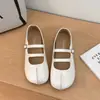 Zapatos Mary Jane de una tira con suela blanda, nuevos zapatos bajos de 2026 estilo pezuña de cerdo, zapatos de punta dividida, estilo retro para mujer