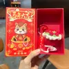 Chaveiro Mini Buquê com Buquê de Rosa Criativo Tecido com Lã para um Ano Novo do Cavalo Próspero, Pingente de Bolsa, Presente de Ano Novo