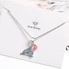 Collar con colgante de delfín de cola de pez humano para mujer, sin sentido, cristal de fresa natural, flor de melocotón rosa, cadena para clavícula mori de estudiante