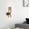 Lámpara de pared LED moderna y minimalista de doble cabezal para dormitorio, mesita de noche, espejo de baño, hotel y casa de huéspedes, con iluminación hacia arriba y hacia abajo, hecha de hierro