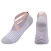 Fábrica al por mayor Calcetines de yoga coreanos de encaje con tiras cruzadas algodón peinado oreja de madera danza antideslizantes fitness interior