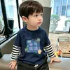 Camiseta de Manga Larga Rayada Patchwork de Dibujos Animados para Niños, Algodón Puro para Primavera y Otoño, Estilo Coreano, Holgada, Moderna, Camiseta Básica Informal para Niños