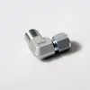 Conector de Acero al Carbono Marca Roke, Imperial, de una Virola, Ángulo Recto, Rosca Exterior