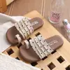 Pantuflas de Exterior para Niñas 2026 Verano Versátiles Retro Lunares Fondo Plano Sandalias de Una Tira Niñas Pantuflas de Suela Suave