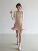 Nueva colección de verano transfronteriza europea y americana al por mayor: dulce y suave, estilo vacacional, estampado floral rosa y blanco, cintura ajustada, vestido corto, efecto adelgazante