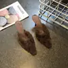Elegantes sapatos de salto alto com bico fino e pelo para mulheres, adequados para outono e inverno, novo estilo de moda 2026 com saltos finos e um design sofisticado