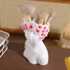 Enfeites Criativos de Menina Transfronteiriços, Tubo de Armazenamento de Canetas de Maquiagem para Desktop Quente em Vendas Transfronteiriças, Artesanato em Vinil de Arte para Casa