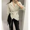 2025 nueva camisa de manga larga con diseño de nicho chic estilo coreano, solapa inclinada, solapa, raya irregular