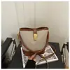 Moda Estilo Coreano Costura Fecho Simples 2025 Novo Estilo Outono e Inverno Fashionable Grande Capacidade Bolsa Transversal Bolsinha Saco de Balde