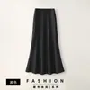 Falda Verde de Estilo Lujo Ligero y Elegante para Mujer Verano 2026 Nueva de Cintura Alta Adelgazante Fluida Versátil Falda Cola de Pez