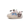 Tênis Esportivo Infantil 2026 Outono Sapatinhos de Bebê com Solado Macio Calçados para Caminhada Sapatos Individuais para Meninos Sapatos para Meninas Sapatos Casuais Anticolisão
