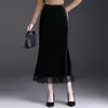 Saia bodycon elegante e estilosa de veludo dourado para mulheres, novo modelo outono 2026, cintura alta, modeladora, saia sereia com acabamento em renda, moderna
