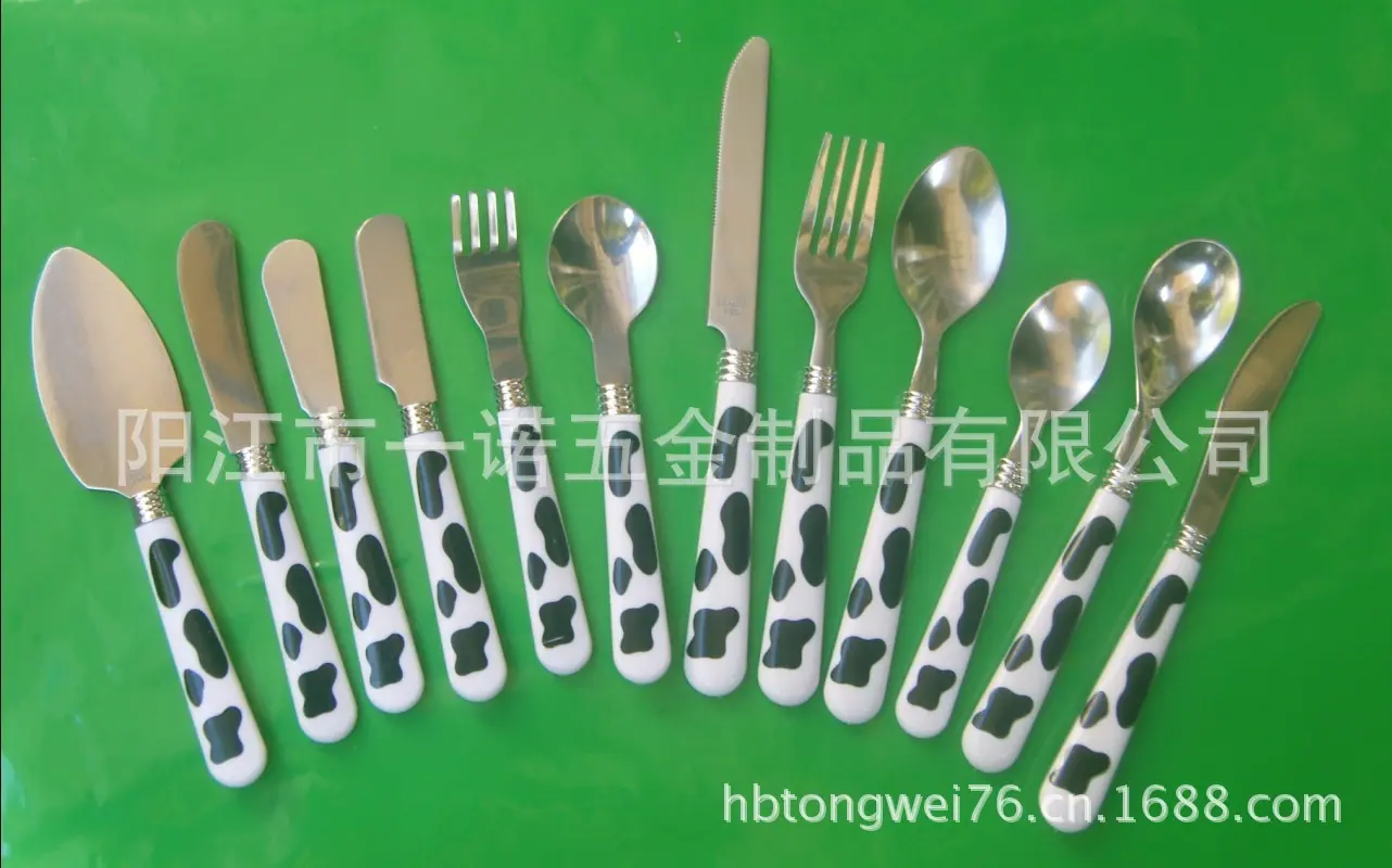 P-043A塑料柄奶牛图案餐具刀叉大小勺,奶牛柄西餐刀叉