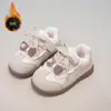 Zapatos de Algodón para Niños 2025 Invierno Nuevo Estilo Zapatos Casuales Cálidos de Terciopelo para Niñas Zapatos de Entrenamiento Moral Versátiles Suela Suave Antideslizantes Zapatos Blancos