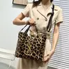 2026 Nuevo Bolso de Marca de Gran Capacidad para Madres de Mediana Edad, Elegante Bolso de Cuero Genuino para Mujer, Bolso de Hombro Cruzado Tote