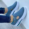 2022 Verano Nuevo Exportación Verano Transfronterizo Talla Grande Tejido de Malla Transpirable Zapatos Casuales Tacón de Cuña Suela Gruesa Calado Mágico
