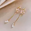 Edição Limitada de Primavera~Presilhas de Orelha com Franjas de Flor em Gotejamento Rosa para Mulheres, Brincos sem Furo, Brincos e Acessórios de Orelha de Luxo Leve de Alta Qualidade