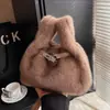 Bolsa Peluda, Bolso de Mano Moderno y Versátil, Nuevo Estilo Invierno 2025, Bolso Cruzado de Hombro de Felpa y Terciopelo Súper Popular