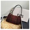 Bolso de axila de cuadros de lana invierno para mujer mochila versátil diseño nicho bolso de mensajero para mujer venta al por mayor para mujer