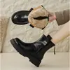 Botas de Neve de Pelúcia para Proteção Fria no Nordeste Femininas 2026 Novo Estilo de Inverno Venda Quente Botas Curtas Britânicas Botas Martin Antiderrapantes Quentes