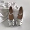 Sapatos de salto baixo retrô com aumento de altura oculto para mulheres, novos sapatos Mary Jane versáteis estilo fada para o verão de 2026