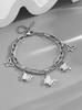 Pulsera Europea y Americana de Acero de Titanio con Doble Capa Chapada en Oro de 18K para Mujer con Diseño Nicho, Pulsera con Colgante de Mariposa de Estilo Hip-Hop Moderno y Personalizado