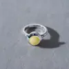 Anillo de Cobre Chapado en Platino con Piedra Preciosa, Estilo Minimalista de Verano Europeo y Americano, Moderno y Único, Imprescindible para el Viaje al Trabajo a la Moda