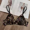 Lencería Sexy Satinada Estilo Francés con Copas Triangulares Sin Costuras, Diseño Delgado para que los Bustos Grandes Parezcan Más Pequeños, Conjunto de Sujetador Cómodo sin Aros con Espalda en T