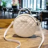 Bolsas para Mulheres 2025 Novo Estilo Carta Bordada Bolsa Transversal Ombro Pequena Redonda Casual Bolsa para Celular Bolsa de Ombro para Presente de Exportação