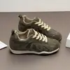 Zapatos de entrenamiento alemanes para mujer que aumentan la altura, nuevos estilos de otoño, zapatillas deportivas transpirables y casuales, adecuados para mujeres menudas, con suelas gruesas y diseño de 'dad shoe'