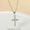 Collar con Cruz de Acero Inoxidable Americano Chapado en Oro de 18K con Circonita para Mujer Accesorios de Nicho de Lujo Ligero para Mujer