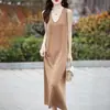 Vestido Básico de Lã Fina, Cor Sólida, Sem Mangas, Decote V, Casual Solto, Novo Vestido de Tricô 2026