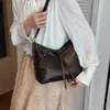 Bolsa Tote Popular de Couro Macio Outono/Inverno para o Trabalho Feminina 2026 Novo Estilo Toque de Luxo Grande Capacidade Retrô Ombro Único Transversal