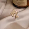 Broche Modelo Novo 2026 para Mulheres, Pequeno Broche Anti-Exposição de Alto Padrão, Design Sofisticado de Nicho, Alfinete de Fixação para Roupas, Transfronteiriço