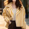 O popular casaco de lã de cordeiro listrado amarelo deste ano para mulheres, estilo socialite engrossado para outono e inverno, top socialite elegante