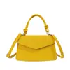 Bolsos populares para mujer de este año 2026 otoño e invierno nuevo bolso de mano de moda moderno bolso cuadrado pequeño bolso de hombro cruzado simple personalizado