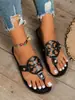 En stock, nuevas chanclas de moda de verano para exteriores transfronterizas europeas y americanas para mujer, sandalias de dedo de suela plana de comercio exterior al por mayor