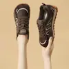 Versátiles y cómodas, nuevas zapatillas casuales de bloque de color blanco y negro, estilo clásico, otoño 2026, zapatillas de entrenamiento retro alemanas
