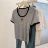 Camisa Gris de Manga Corta con Hombros Descubiertos y Lazo para Mujer Ajustada Pequeña Top Corto Ajustado Cuello Grande Cuello Bajo Suéter de Punto