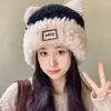Gorro de Lana de Oso Dulce y Lindo para Mujer Estilo Coreano Versátil Parche Letra Invierno Cálido y a Prueba de Frío Protección para las Orejas Gorro de Lana