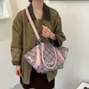 Nuevo estilo a cuadros gran capacidad universidad 2026 moda para ir al trabajo colgante de oso bolso tote casual de un solo hombro mujer