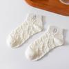 Calcetines tobilleros encantadores bordados de primavera y verano para mujer, delgados, estilo preppy, blanco lechoso, lindos, estilo japonés, calcetines para niña al por mayor