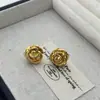 Brincos de Flor Rosa de Metal com Design Estiloso, Estilo de Luxo Leve, Versáteis para o Dia a Dia, Brincos de Tarraxa Únicos e Simples para Mulheres