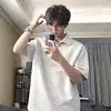 Camiseta de retalhos desconstruída estilo americano de manga curta para homens, camisa polo cleanfit de verão com gola, top casual liso simples
