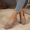 Atacado transfronteiriço de sapatos femininos plus size para a temporada de outono de 2026: novos estilos de sapatos casuais baixos, de bico fino e adornados com laços