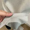 Moletom Masculino de Tricô Waffle com Gola Alta Pequena, Versátil Top de Meio Abertura para Primavera e Outono 2026, Camiseta de Manga Longa com Gola Henley