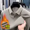 Camisa base de gola alta falsa de duas peças com forro de fleece, suéter de tricô de lã grosso, suéter masculino de inverno 2025